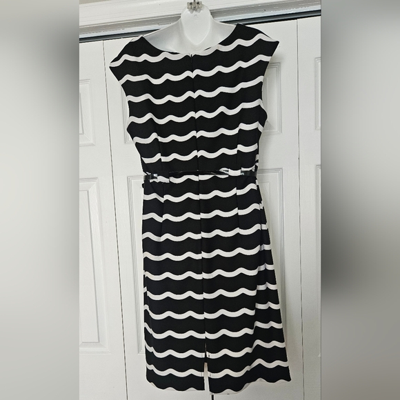 NWOT ILE New York Wavy Design Dress Black and White w/Belt - Picture 2 of 7